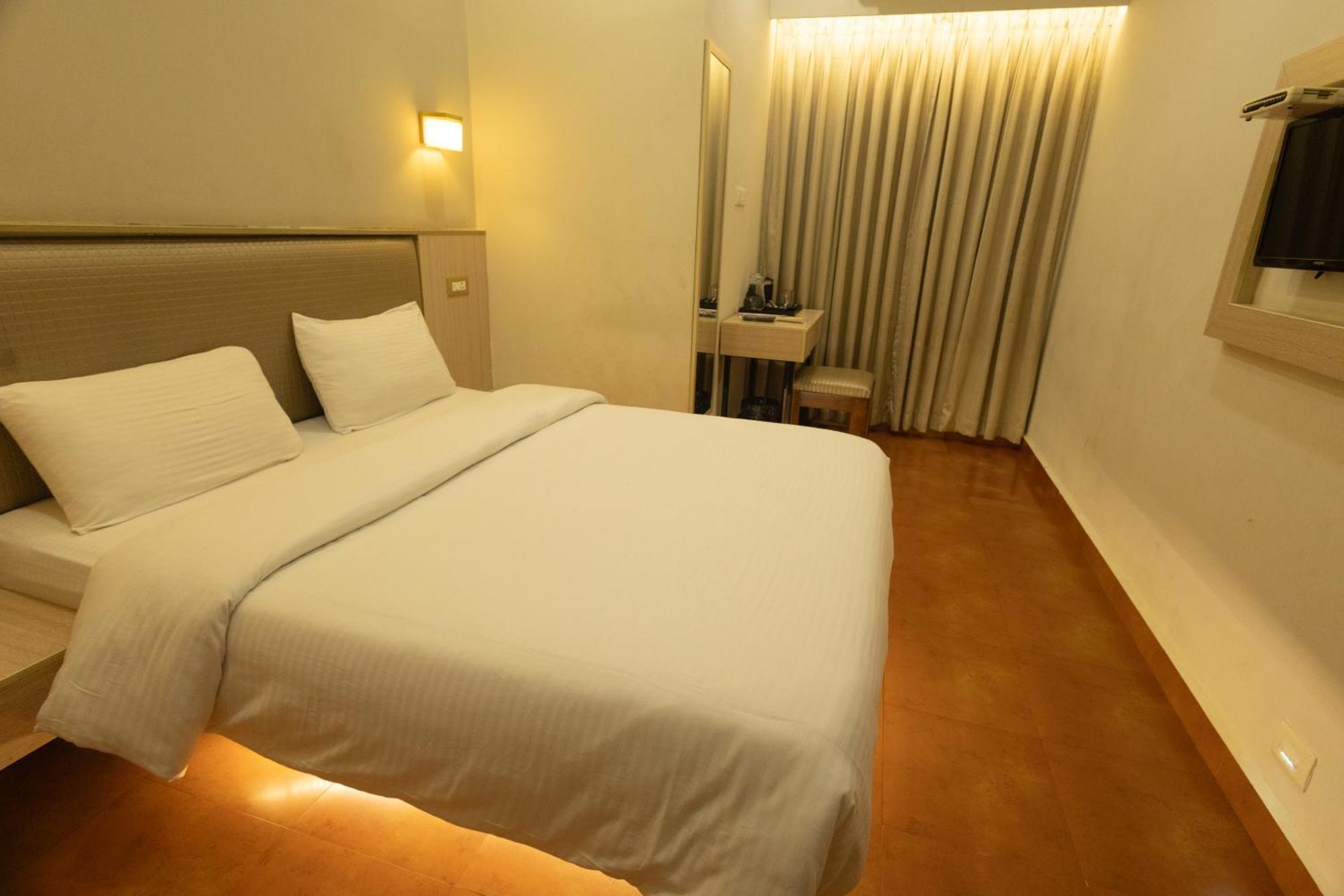 The Nisha Continental Villa Kottayam Eksteriør bilde