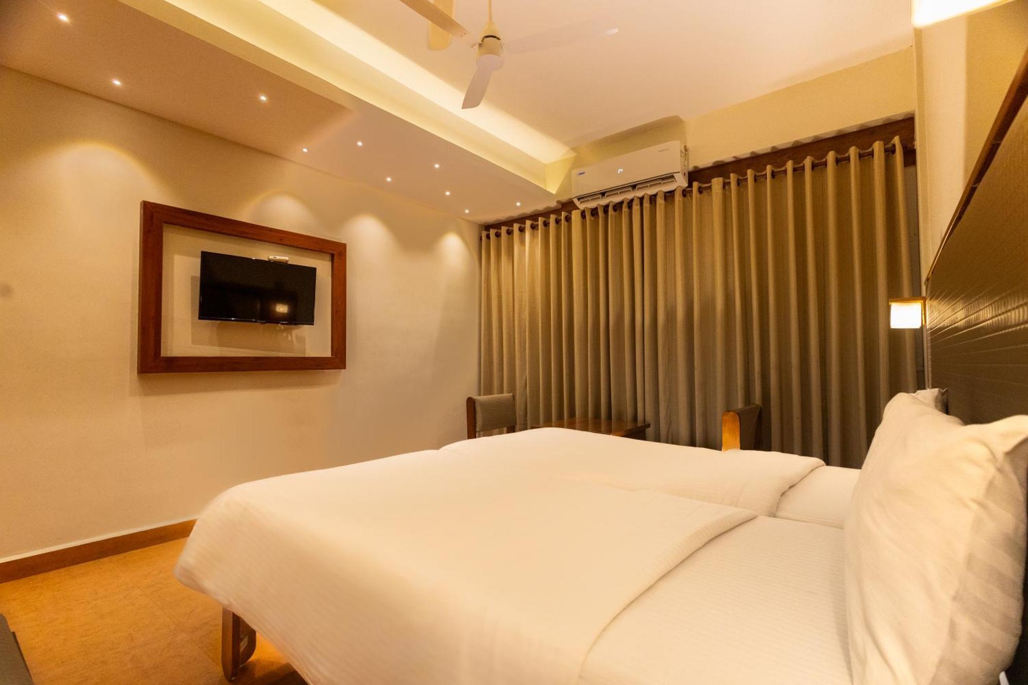 The Nisha Continental Villa Kottayam Eksteriør bilde